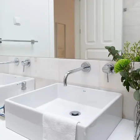 Tauro 195 Near El Corte Ingles Lisboa