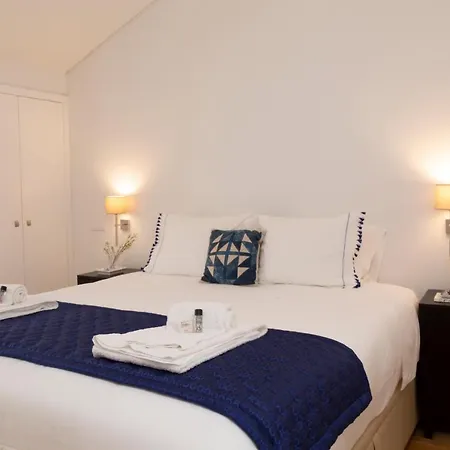 Tauro 195 Near El Corte Ingles Lizbona